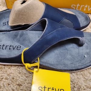 Strive Capri Leather Toe Loop Sandals